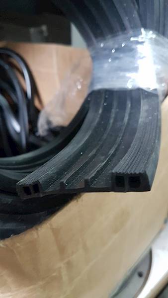 Uszczelka dolna EPDM S-228
