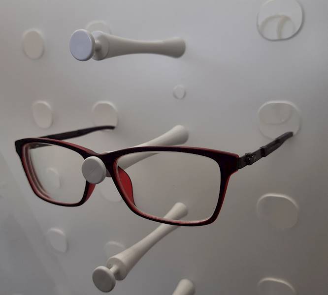 EKSPOZYTOR ONE STAND 46 opraw + PÓŁKI, 600x1180mm • KOLOR: plexi SATINE