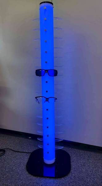 Ekspozytor CANO podświetlany RGB   wysokość 100cm 16 opraw
