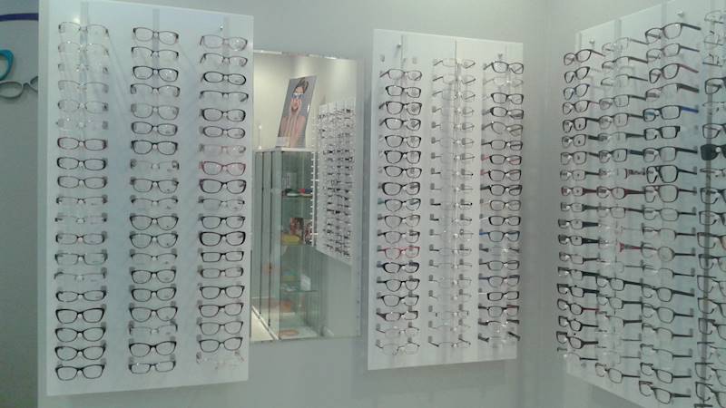EKSPOZYTOR ALU LINE 57 opraw • KOLOR: BIAŁY • EKSPOZYTOR ALU LINE 57 opraw • KOLOR: 02 BIAŁY • MOCOWANIE: Kołki do pustych przestrzeni