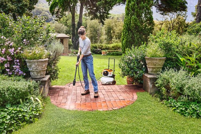 WÓZEK MANEWROWY ZE ZBIORNIKIEM 20L DO MYJKI STIHL 