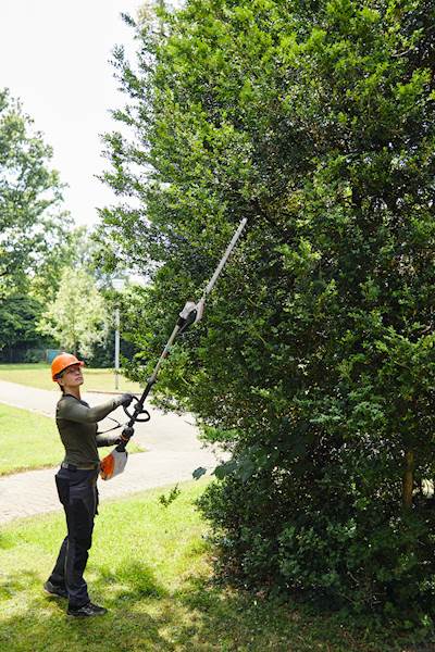 NOŻYCE STIHL AKU HLA 135 na wysięgniku /AP