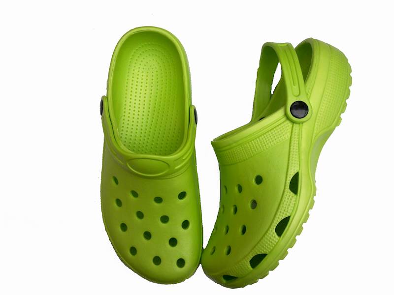 CHODAKI DAMSKIE ZIELONY GROSZEK 36 DZIURKI (54036G
