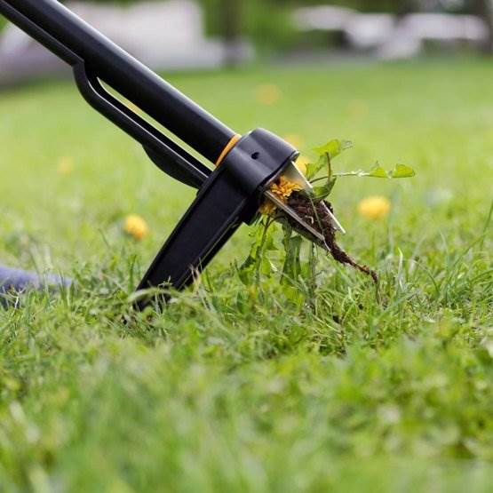 WYRYWACZ DO CHWASTÓW FISKARS Xact