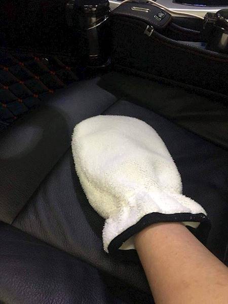 CAR PRO InnerScrub – delikatna rękawica do wnętrza