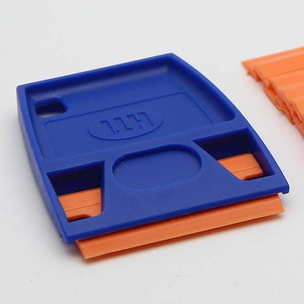 EZ GRIP PLASTIC RAZOR BLADE HOLDER  