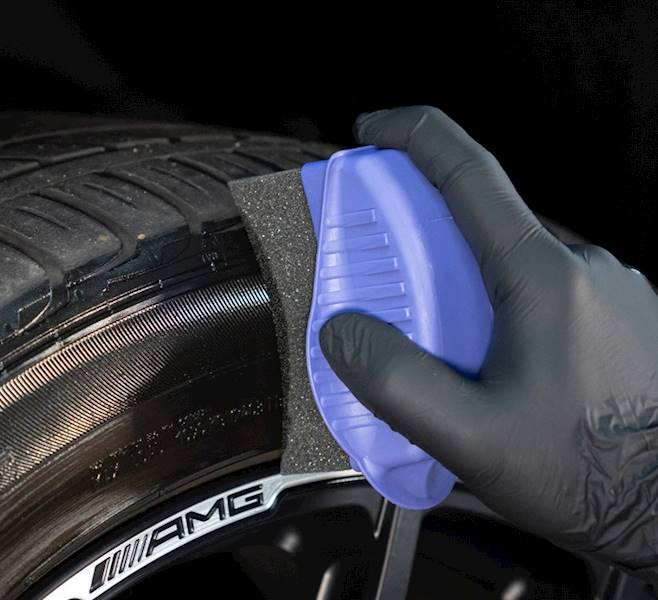 Monster Shine - Pathfinder Tyre Applicator