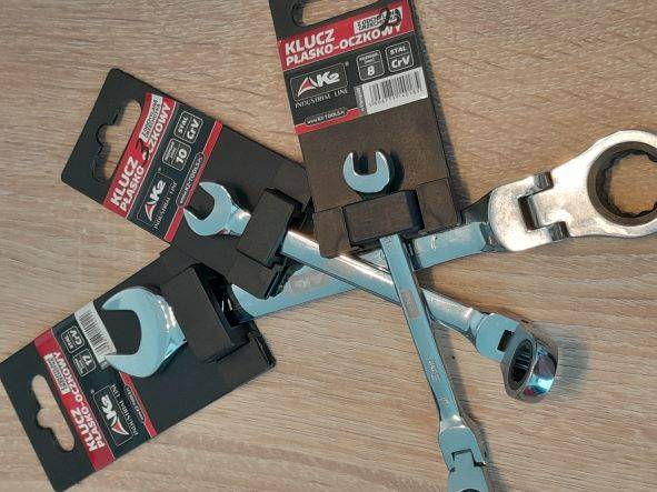 Klucz pł-oczk.8mm z odchylaną grzechotką 