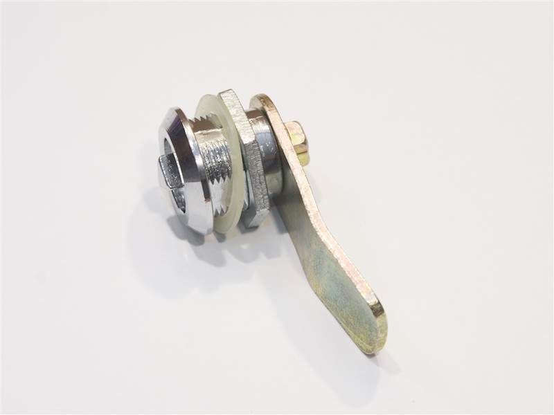 ZAMEK MEBLOWY BLASZKA DŁUGA ODGIĘTA L=64 MM