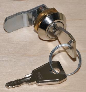ZAMEK MEBLOWY BĘB.NIK.SKRZ.BLASZKA ODGIĘTA 1 KLUCZ