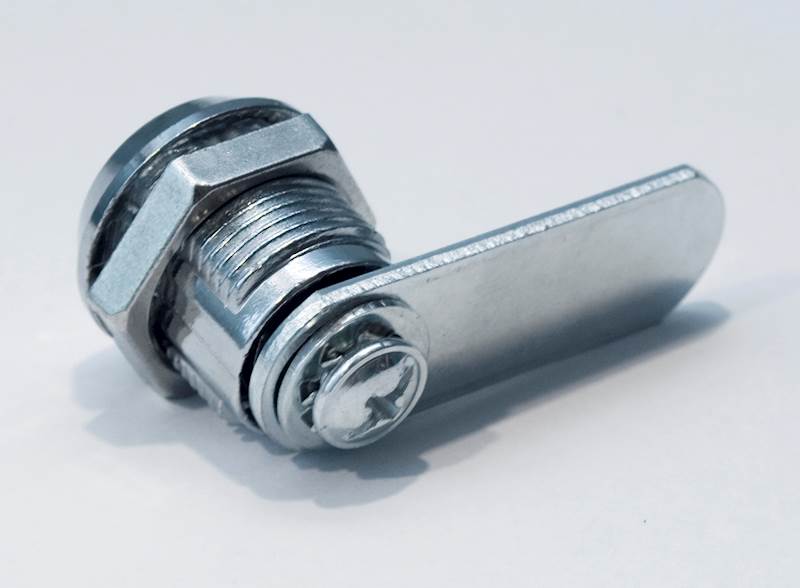 ZAMEK MEBLOWY BĘB.NIK.SKRZ.BL.PROSTA 19x16 MM L=46
