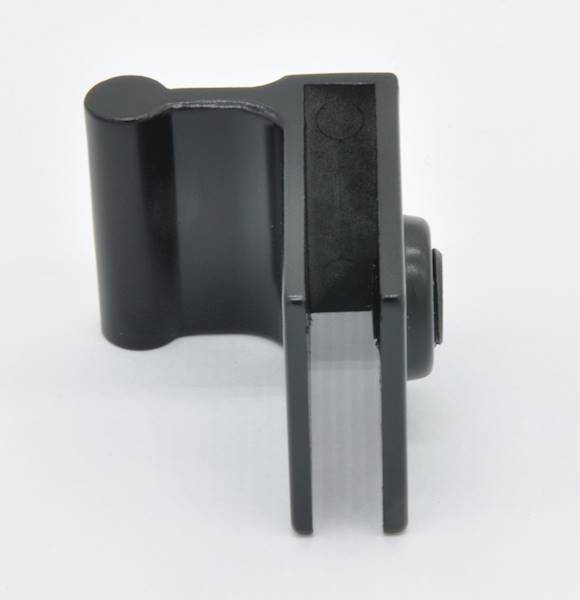 UCHWYT DO SZYBY CZARNY 29X33X39 MM = 6 MM