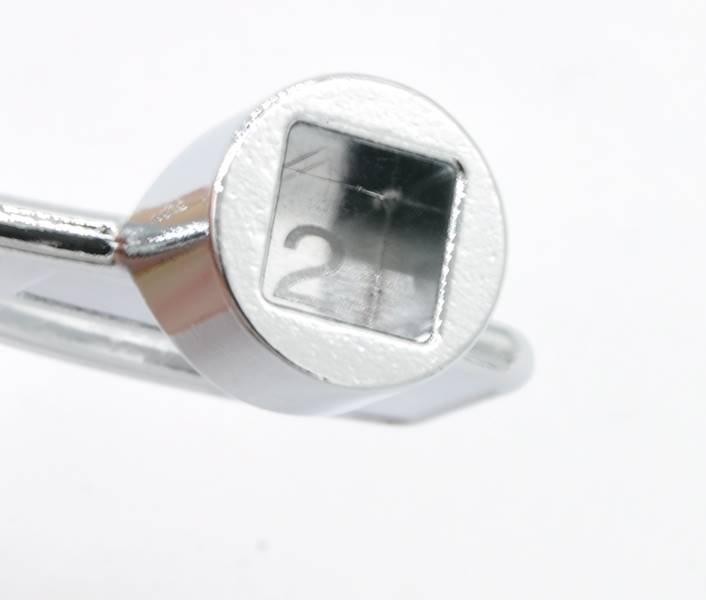 KLUCZ KŁÓDKI ENERGETYCZNEJ KWADRAT CHROM 7,6 MM