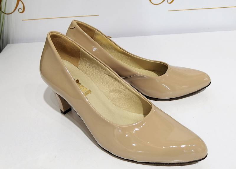 Czółenko lakier cappucino  obcas 6,5 cm,430