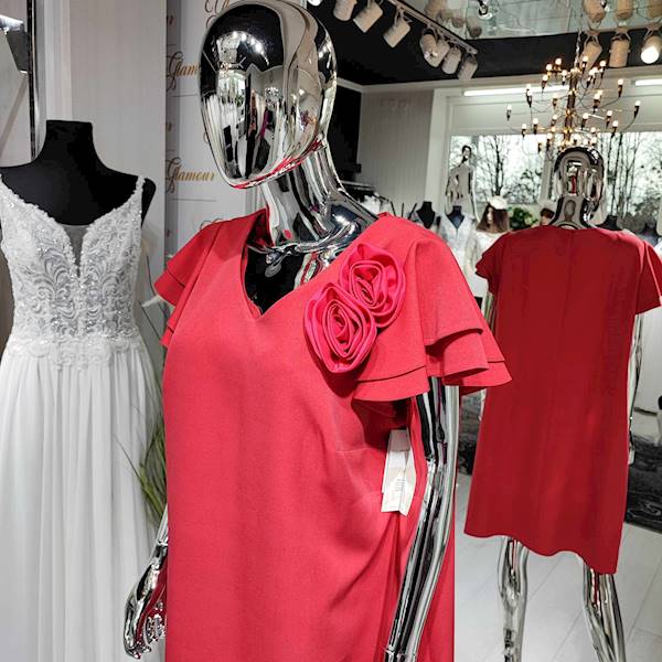 LANOLA sukienka  z różą Plus Size