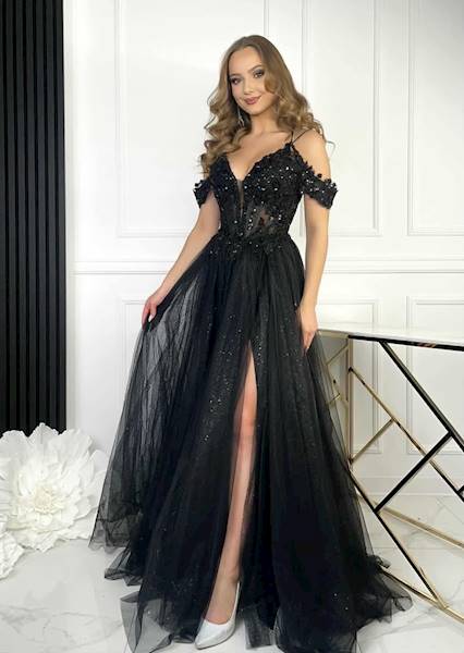 Suknia Inez – czarna, zmysłowa i pełna blasku