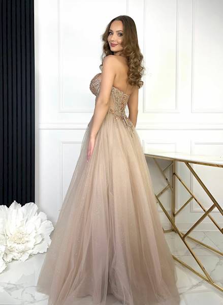 PETERA suknia w kolorze beżowo złota