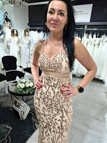 LEA dopasowana suknia beżowo złota