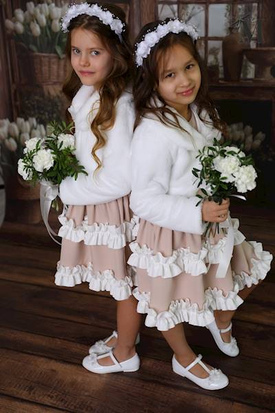 Elegancka sukienka dziewczęca z falbankami  Beżowa