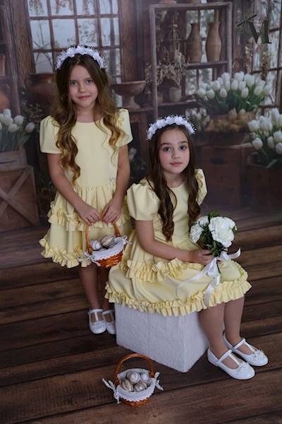 Elegancka sukienka dziewczęca z falbankami  żółta