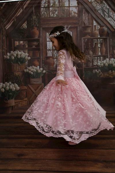 Różowa sukienka dziewczęca koronkowa