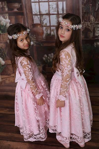 Różowa sukienka dziewczęca koronkowa