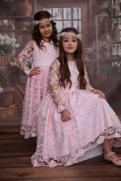 Różowa sukienka dziewczęca koronkowa