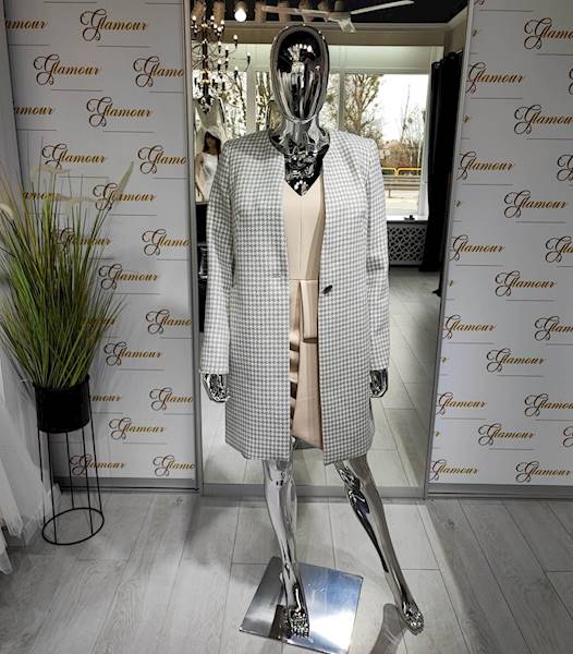 Płaszcz zapinany  szaro biały Pepitka 