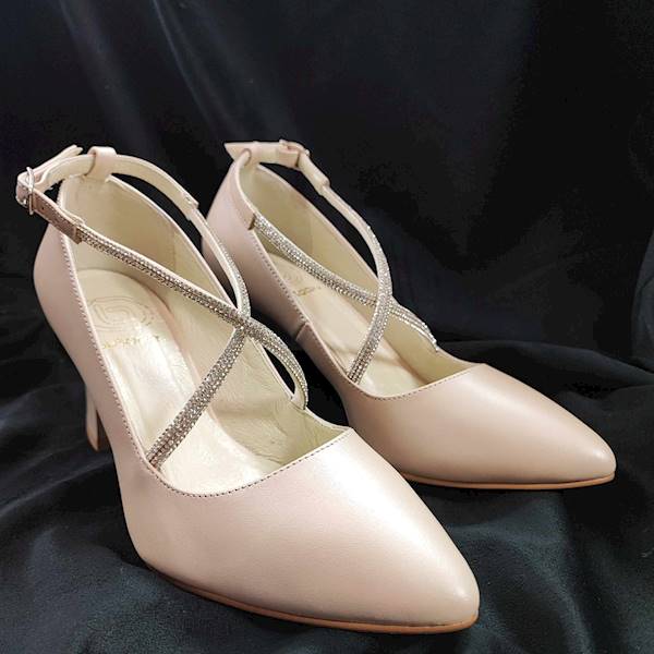 CZÓŁENKA SKÓRZANE NA MODNYM SŁUPKU BEŻ ZUZA