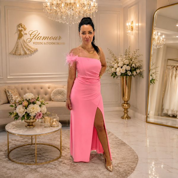 Aurora Pink – z piórkiem i rozcięciem