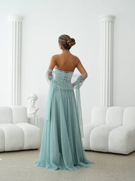 Freya – sukienka maxi w kolorze szałwii
