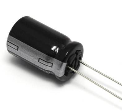 KONDENSATOR EL.4,7uF/50V