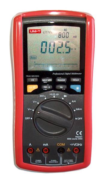 MIERNIK UNIWERSALNY UT 70 C