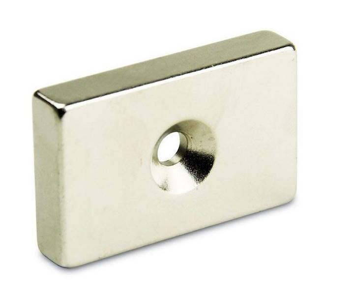 MAGNES NEODYMOWY PROST.20x10x3mm Z OTWOREM 8/4mm