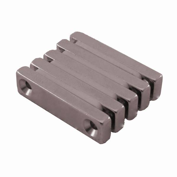MAGNES PROSTOKĄTNY 40X10X5MM Z OTWORAMI 