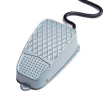 PRZEŁĄCZNIK NOŻNY ON-(ON) 10A 250V PN09