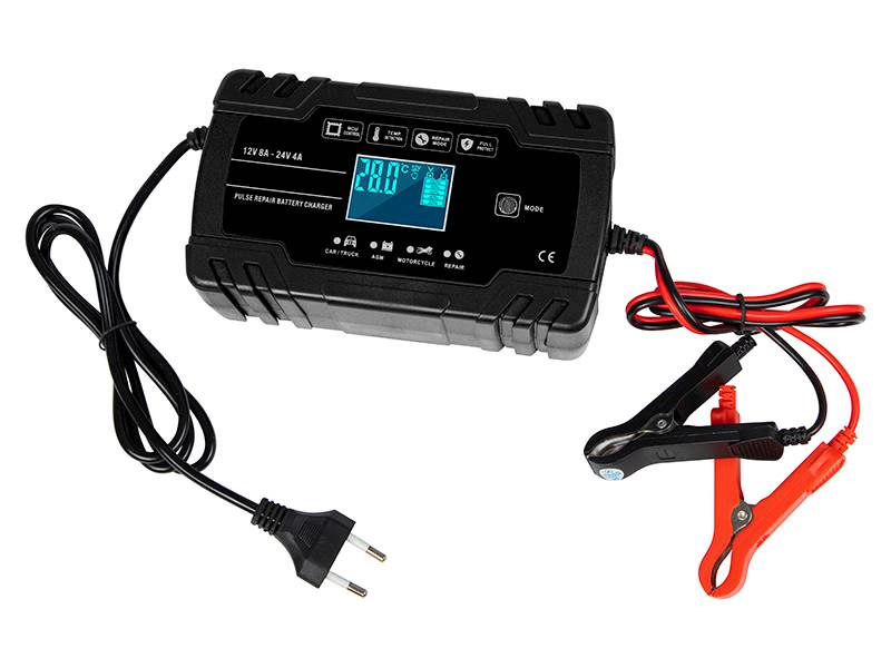 PROSTOWNIK AUTOMATYCZNY 12V/8A - 24V/4A