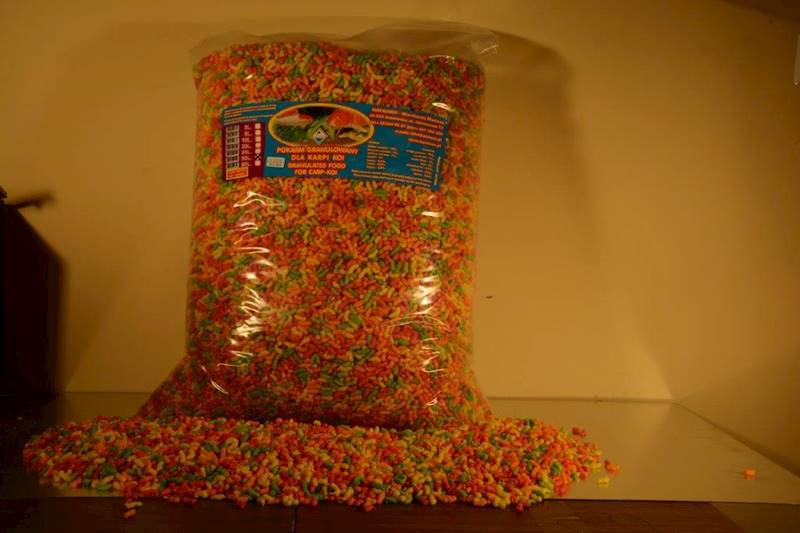 KT KOI 25L PAŁECZKI WOREK