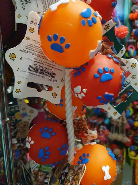 TA PIŁKA KOSTKA ŁAPKA WINYL NA SZNURKU /24/