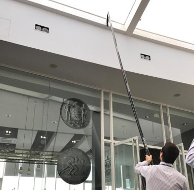 Sprzątanie ekranów i tablic wyników