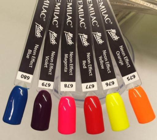 Semi FLASH Neon Effect Red 677