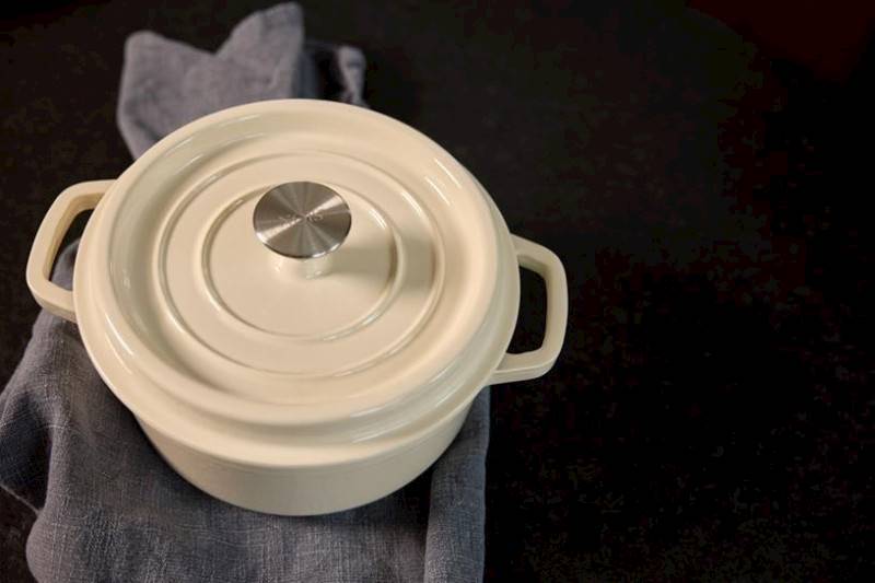 NOIS GARNEK ŻELIWNY TIERRA 24cm KREMOWY 830362