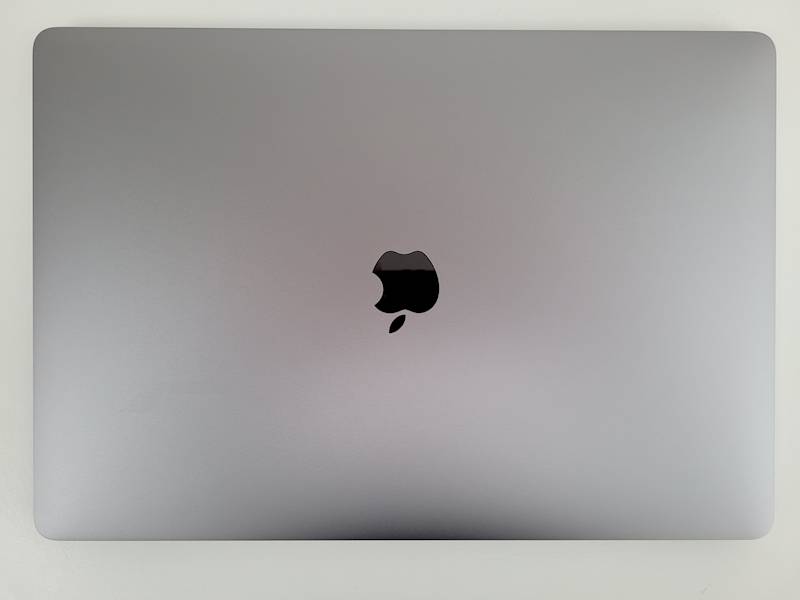 Apple McBook Pro A1990 15,1