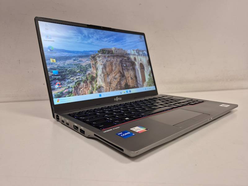Fujitsu Lifebook U7411