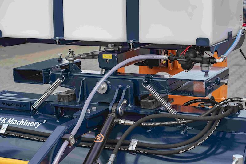 Zamiatarka szczotkowa 1,2m MINI TANK BRUSH HYDRO