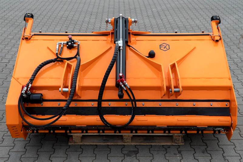 Posypywarka piasku SAND MASTER 2,4m