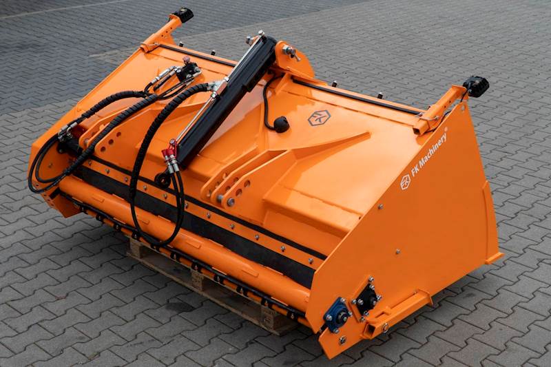 Posypywarka piasku SAND MASTER 2,4m