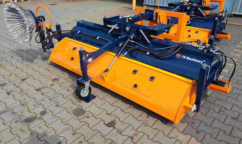 Zamiatarka szczotkowa 2,3m TANK BRUSH