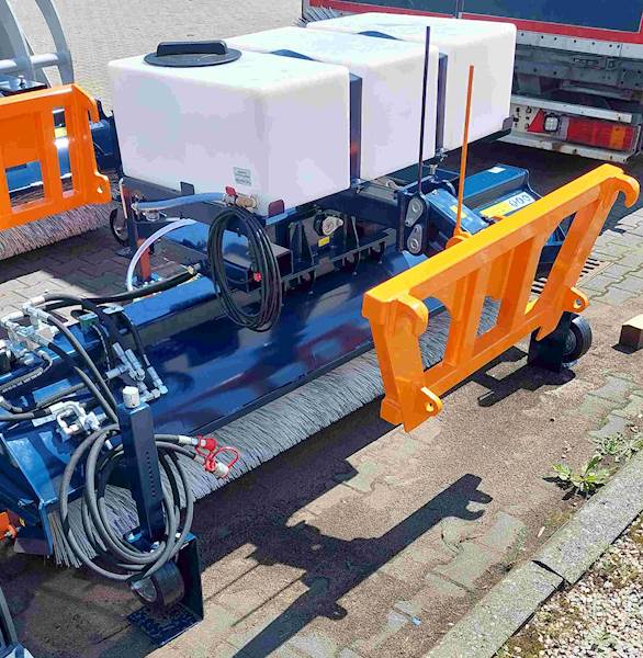 Zamiatarka szczotkowa 2,3m TANK BRUSH HYDRO