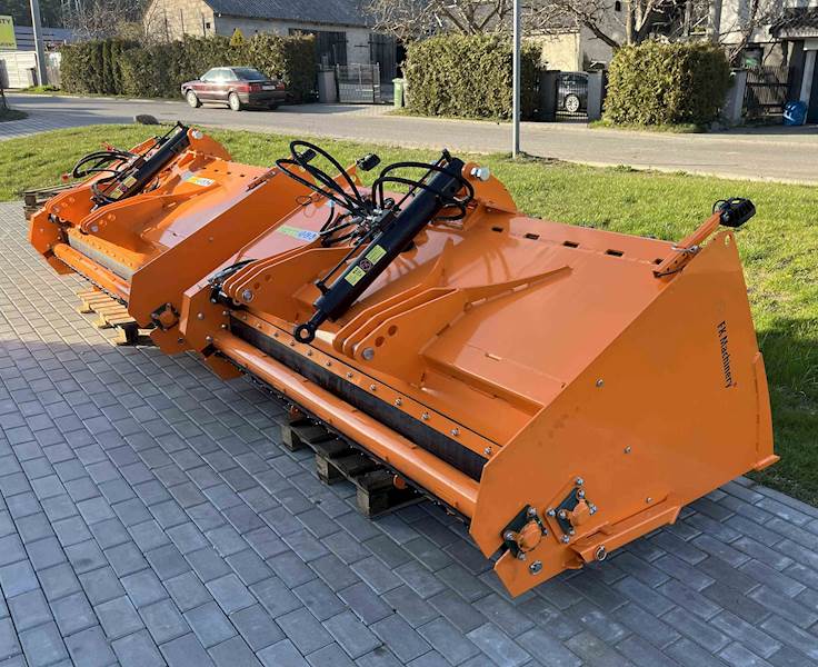 Posypywarka piasku SAND MASTER 2,4m